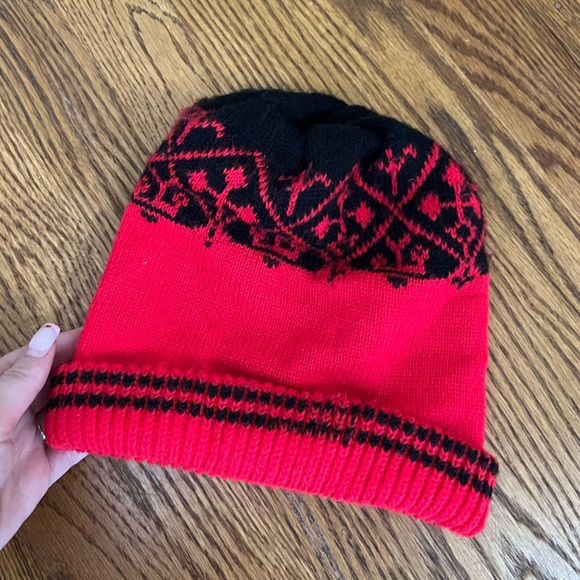🔴Men’s one size, red and black patterned beanie🔴 - Picture 3 of 4